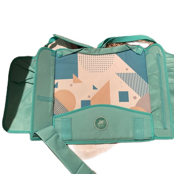 NWOT: Kids traveling desk - Picture 3 of 3